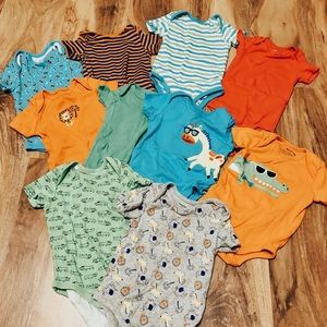 10 onesies 6/9months
